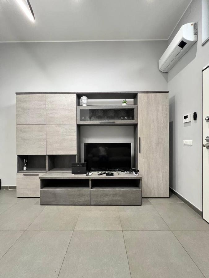 Modern Loft Center Of Turin + Jacuzzi 30M Metro Leilighet Collegno Eksteriør bilde