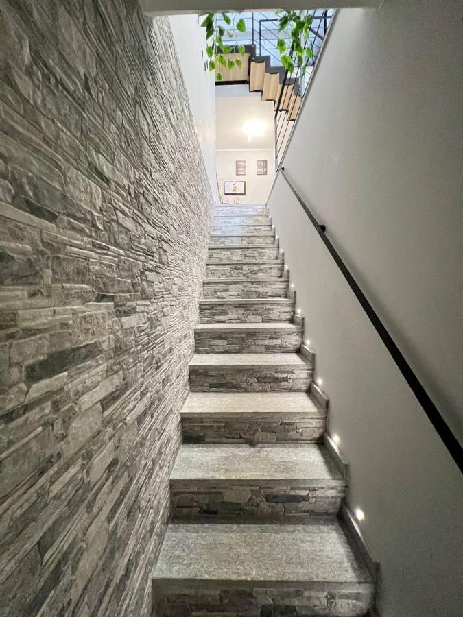 Modern Loft Center Of Turin + Jacuzzi 30M Metro Leilighet Collegno Eksteriør bilde