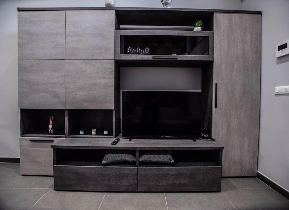 Modern Loft Center Of Turin + Jacuzzi 30M Metro Leilighet Collegno Eksteriør bilde