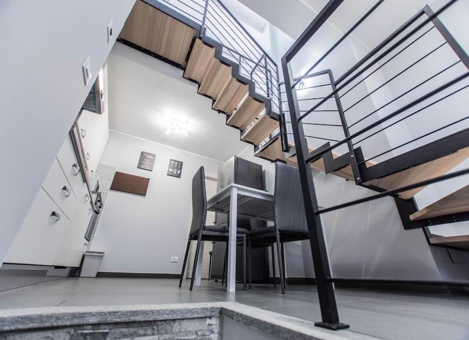 Modern Loft Center Of Turin + Jacuzzi 30M Metro Leilighet Collegno Eksteriør bilde