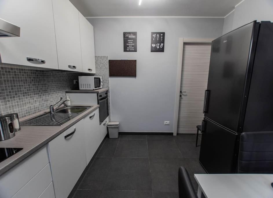 Modern Loft Center Of Turin + Jacuzzi 30M Metro Leilighet Collegno Eksteriør bilde