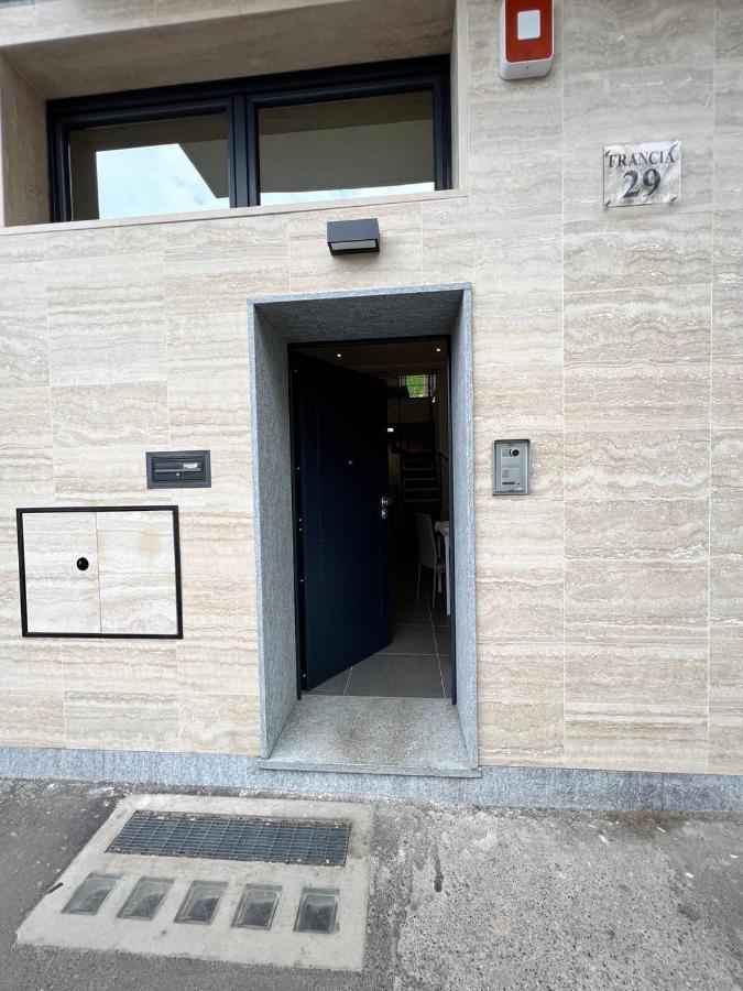Modern Loft Center Of Turin + Jacuzzi 30M Metro Leilighet Collegno Eksteriør bilde