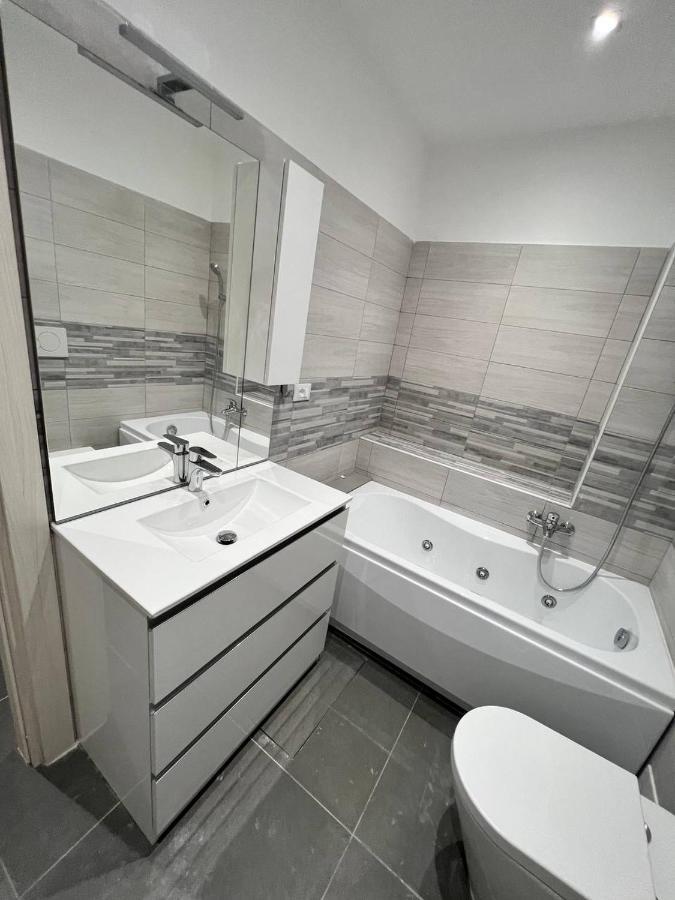 Modern Loft Center Of Turin + Jacuzzi 30M Metro Leilighet Collegno Eksteriør bilde