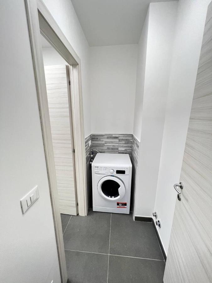 Modern Loft Center Of Turin + Jacuzzi 30M Metro Leilighet Collegno Eksteriør bilde